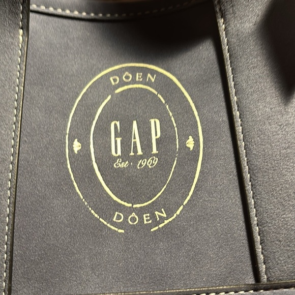 ‼️GAP x DOEN bag‼️ - Picture 2 of 8